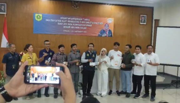 KEGIATAN BIMBINGAN TEKNIS DAN FASILITAS ALAT PEMBUATAN SOUVENIR DAN CINDRA MATA